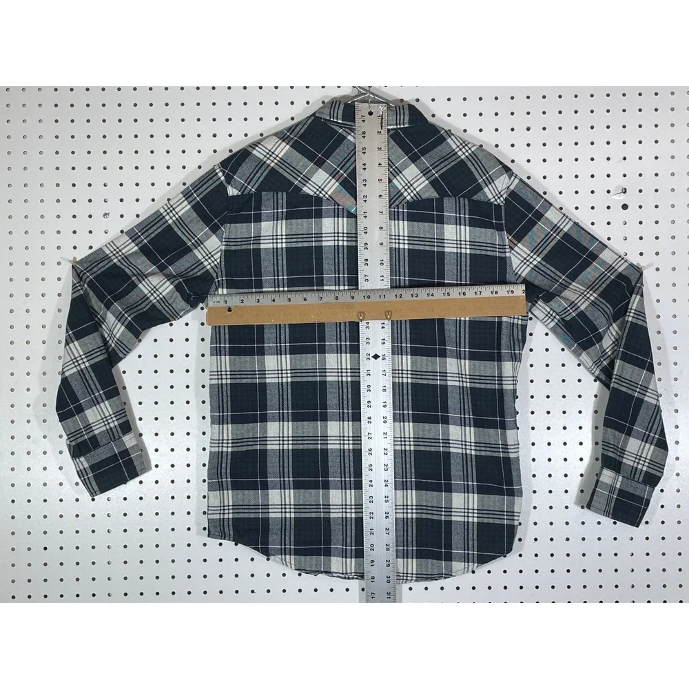 Levis Mens Standard Fit Plaid Western Snap Shirt Navy White PC9-85745-0027
